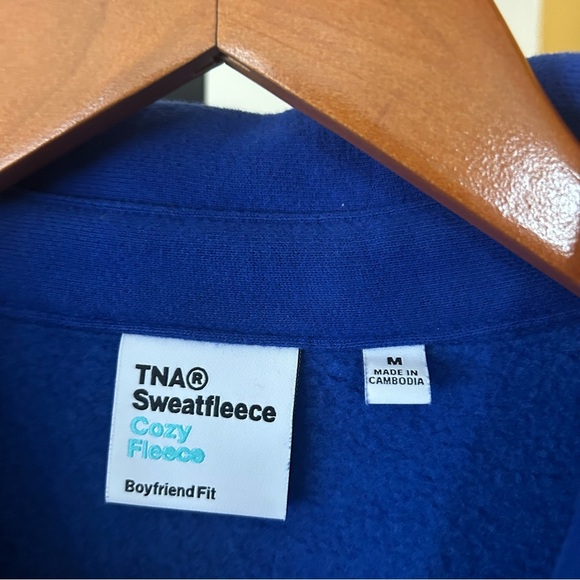 Aritzia TNA Cozy Fleece Boyfriend Fit Shacket Button Up Shirt Pocket Blue Size M - Picture 3 of 5
